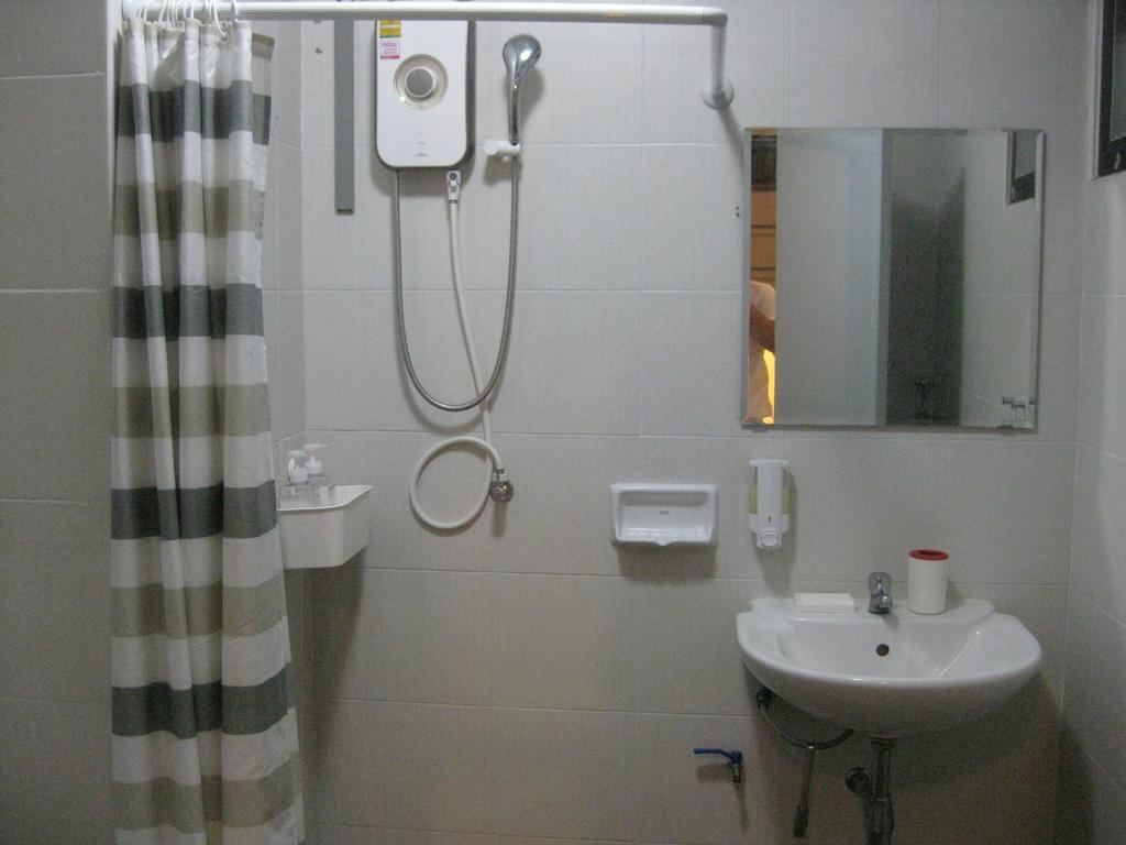 Hostel Rest 3 Bangkok Zewnętrze zdjęcie
